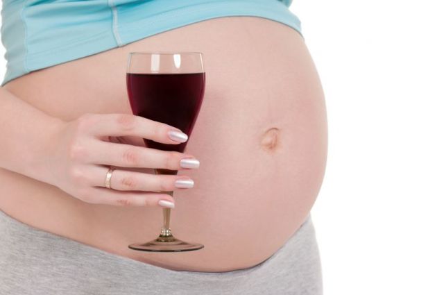 Можно ли пить вино при беременности